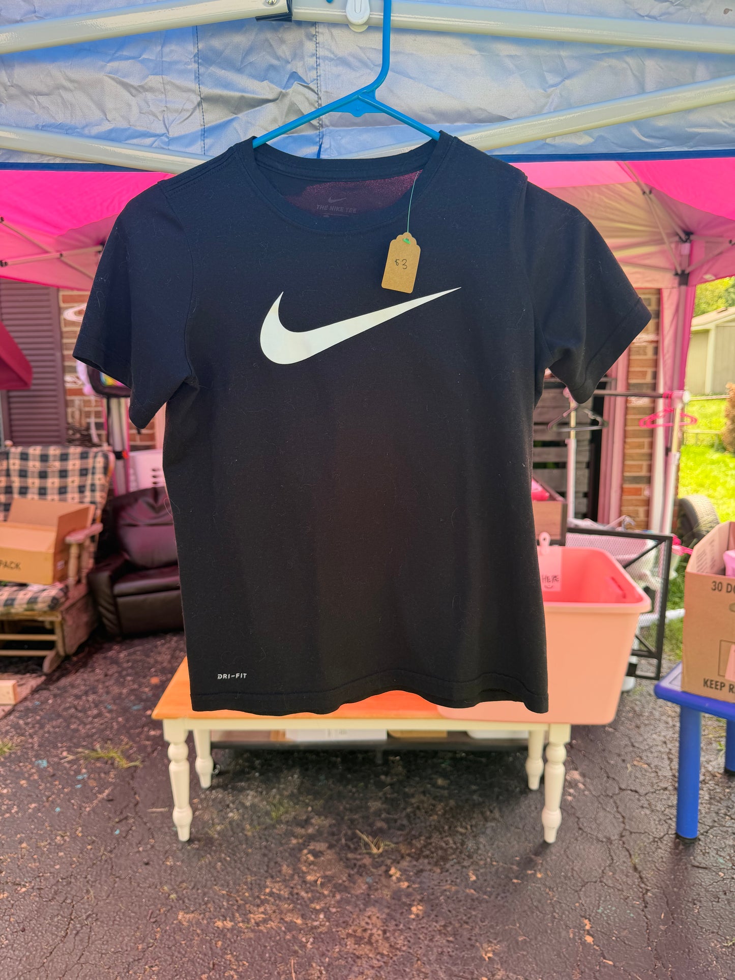 Boys Nike Tee size medium